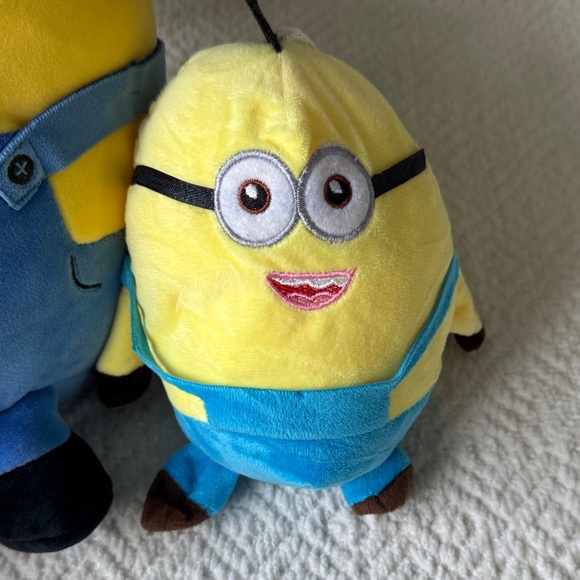 Despicable Me Minions Stuffed Animal Set - Yellow and Blue - Picture 3 of 13